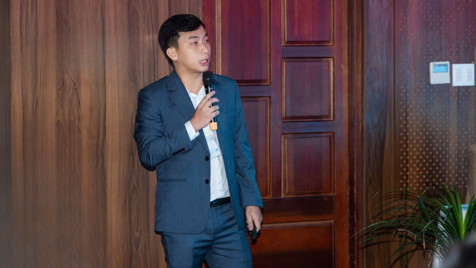 B&aacute;c Sĩ Phạm Vũ Thuật c&oacute; hơn 11 năm kinh nghiệm, tập trung chuy&ecirc;n m&ocirc;n v&agrave;o Implant, nha chu v&agrave; phục h&igrave;nh